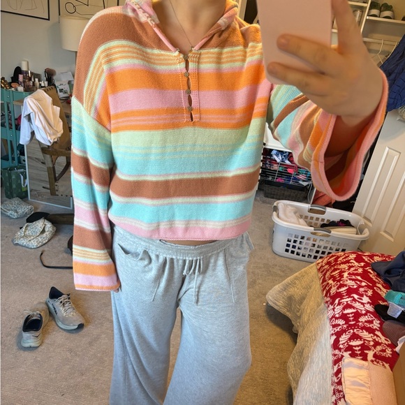 Cute Roxy top - Picture 1 of 3